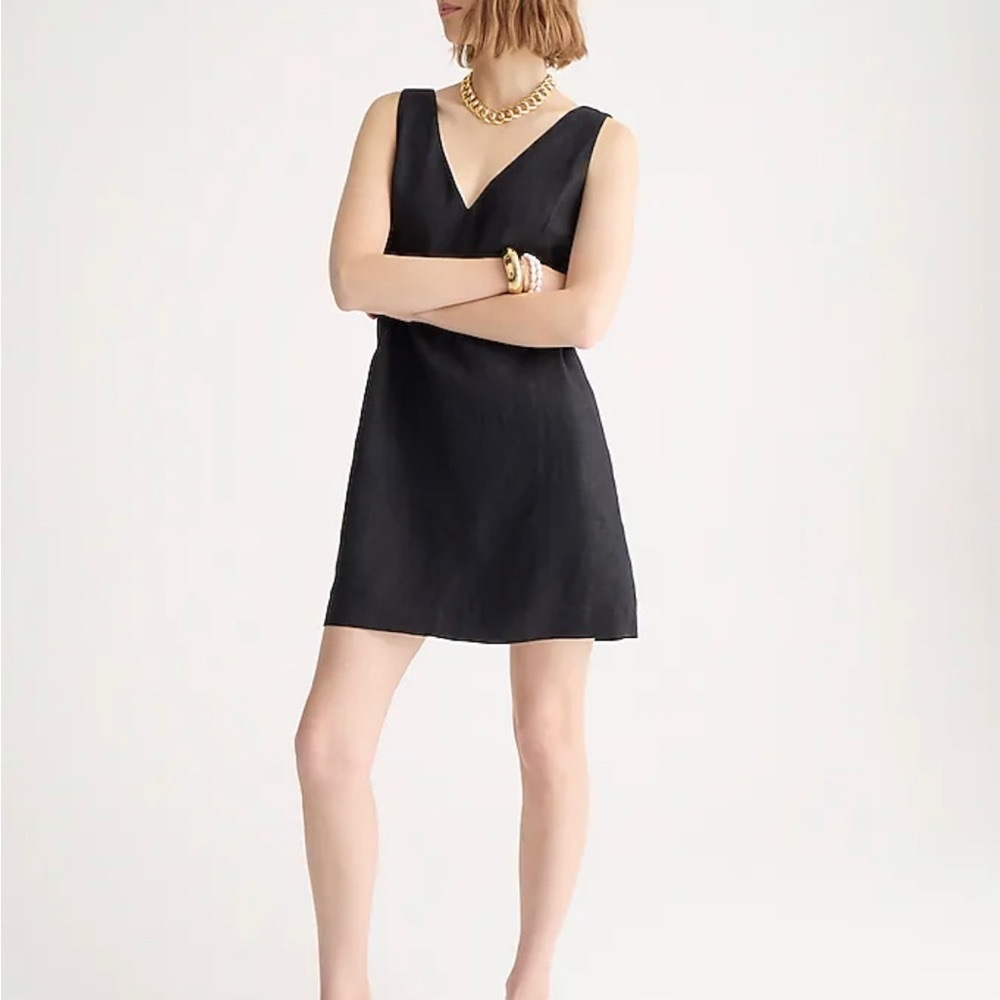 Maxine V-neck shift dress in linen